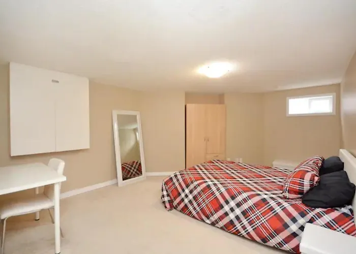 Riz Khan Peaceful Mississauga Home