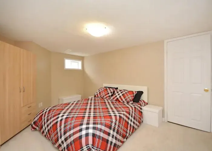 Riz Khan Peaceful Mississauga Home