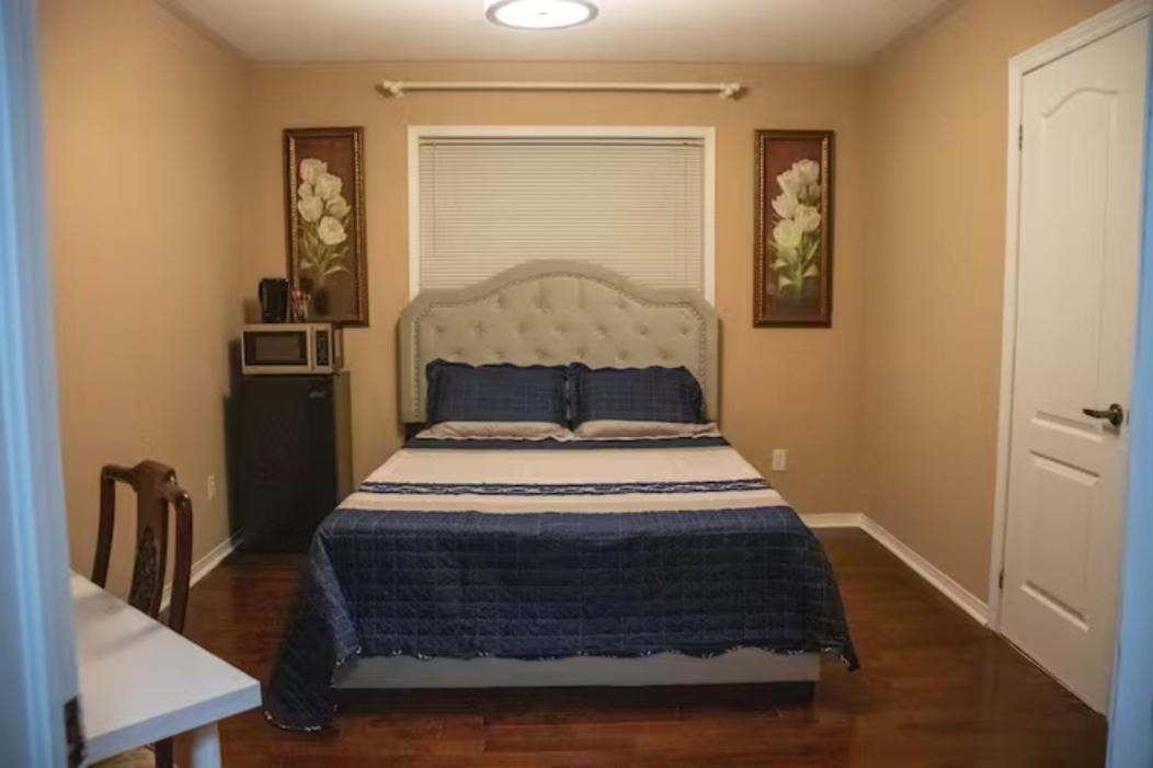 Riz Khan Peaceful Homestay Mississauga