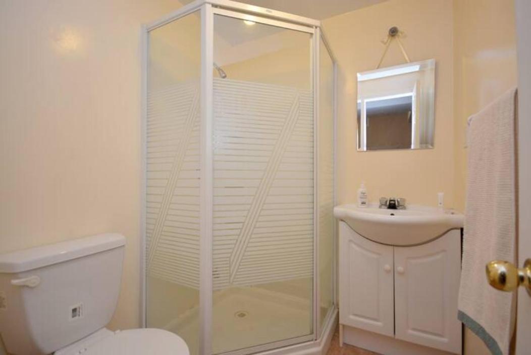 Homestay Riz Khan Peaceful Mississauga